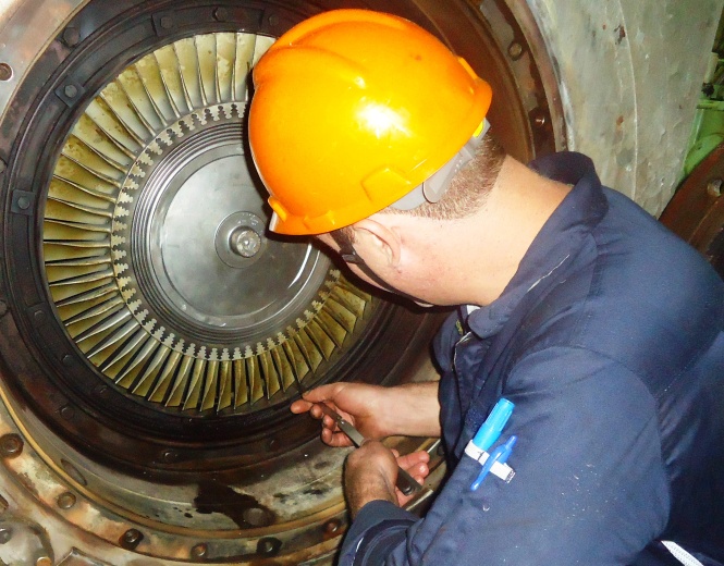 TURBOCHARGER OVERHAUL OF ENGINE DAIHATSU 5DC-17A FOR THE VESSEL AT PHU MY PORT - VIETNAM
